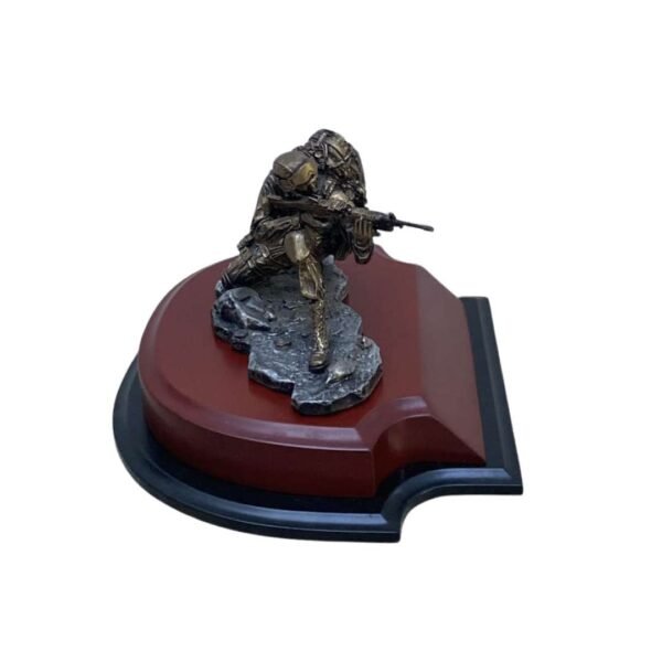 Figuras en resina (19) Soldado Infante Arrodillado