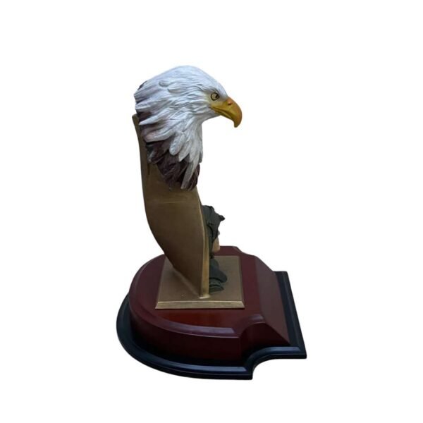 Figuras en resina (27) Busto de Águila Con Piloto de Aviación