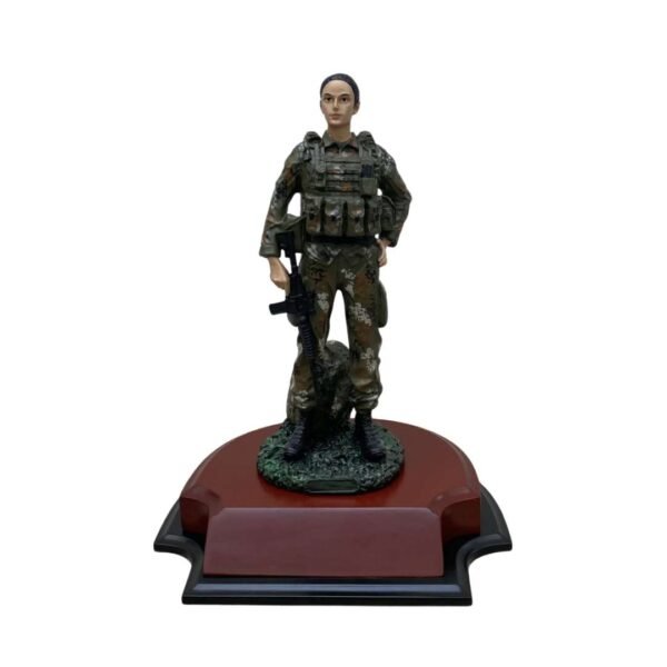 Figuras en resina (4) Dama Militar