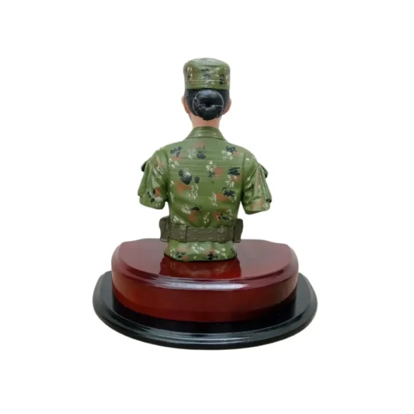 Busto Femenino Ejercito Camuflado