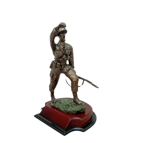 Soldado Infante Avanzando Dorado