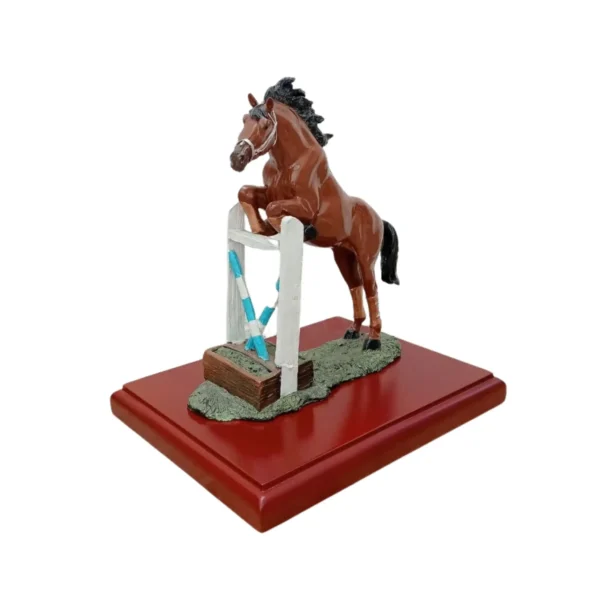 Caballo de Salto Marrón