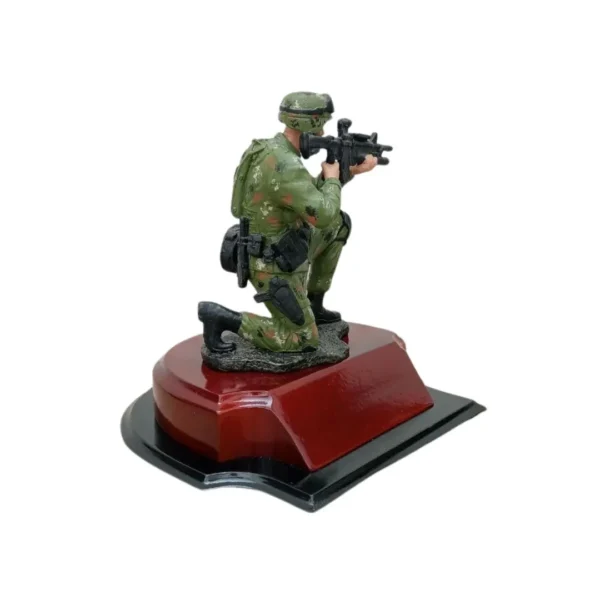 Soldado Arrodillado Apuntando