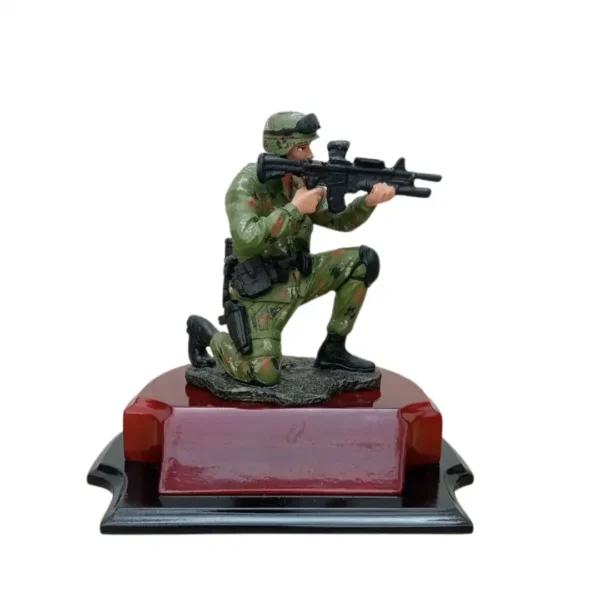 Soldado Arrodillado Apuntando