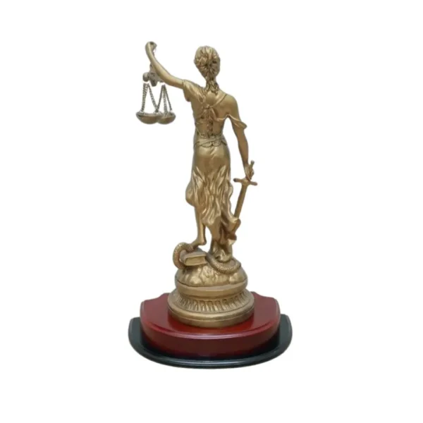 Dama de la Justicia Grande