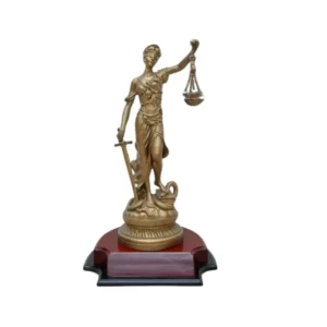 Dama de la Justicia Grande