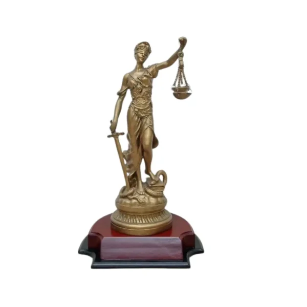 Dama de la Justicia Grande