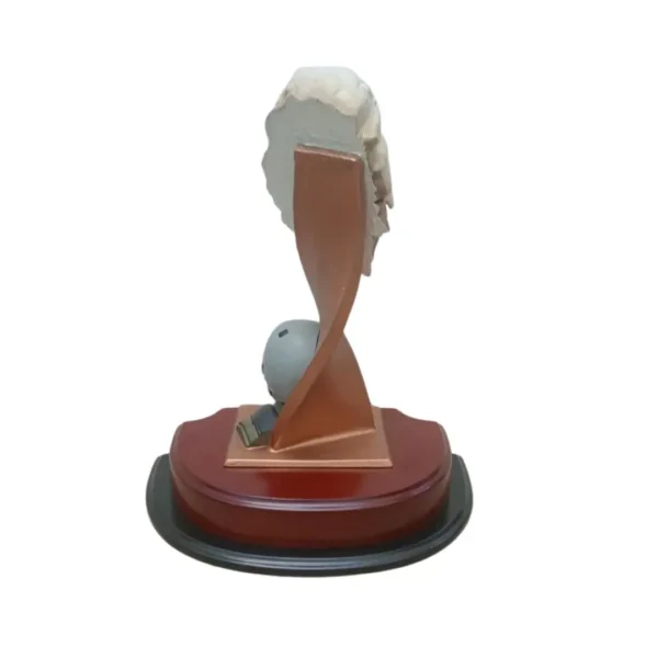 Busto de Águila Con Piloto de Helicóptero